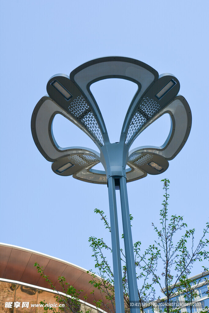 独特造型的户外装饰路灯