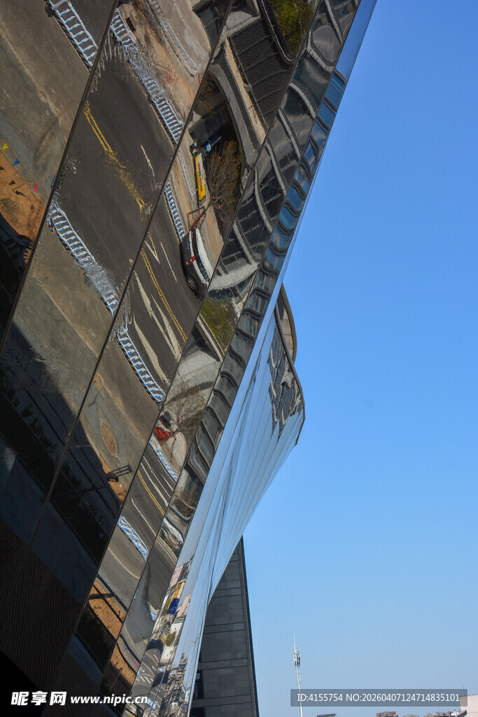 现代建筑外观独特视角