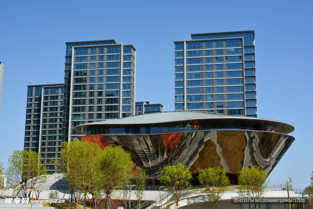 现代城市中的独特建筑景观