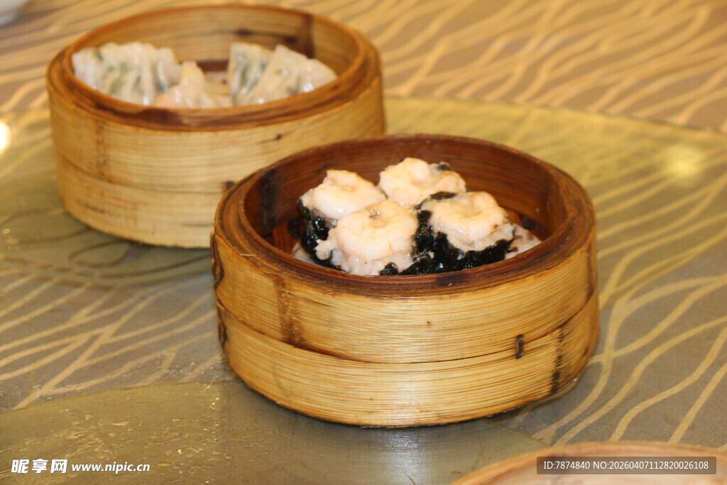 竹制蒸笼里的美味点心