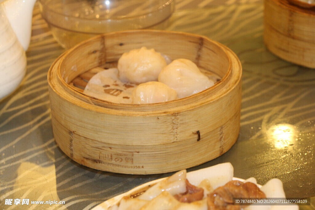 竹制蒸笼里的美味点心