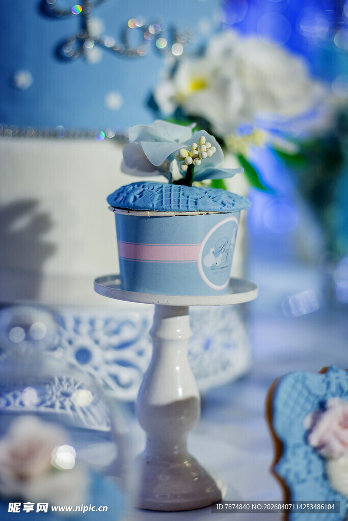 精致蓝色系纸杯蛋糕装饰