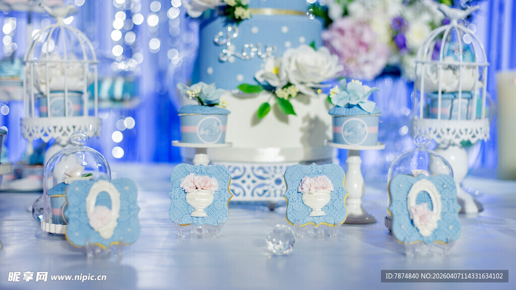蓝白色系浪漫婚礼甜品台