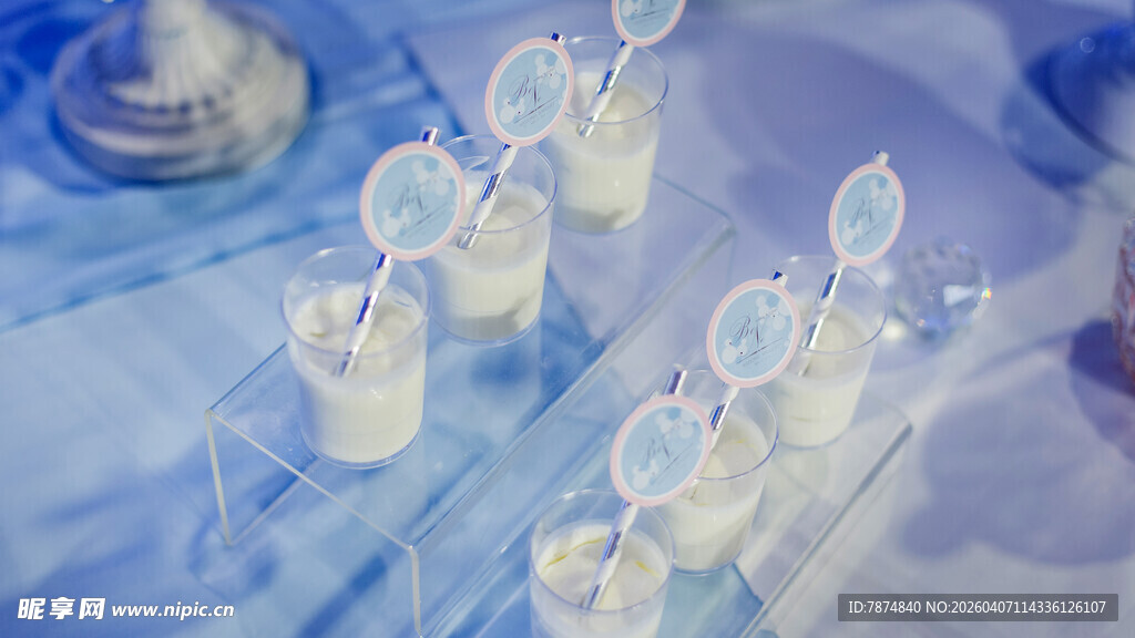 梦幻透明花朵状创意摆件