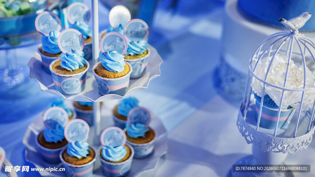 精致蓝色系纸杯蛋糕摆件