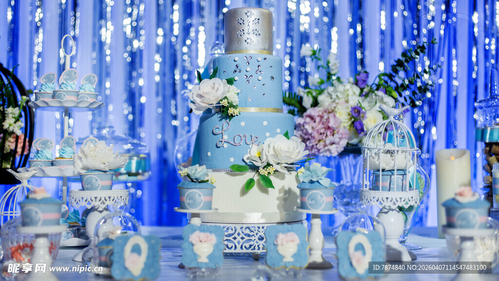 梦幻蓝调婚礼蛋糕布置