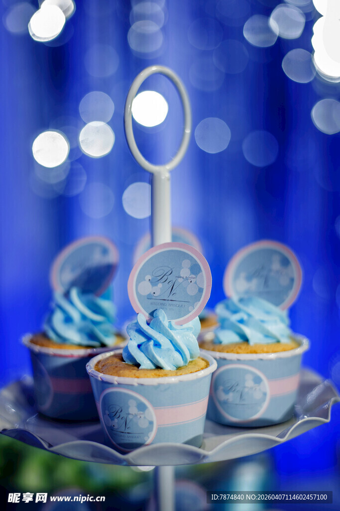 梦幻蓝调纸杯蛋糕展示