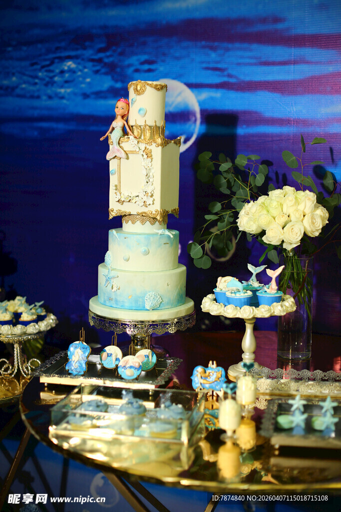 华丽精致的甜品台布置