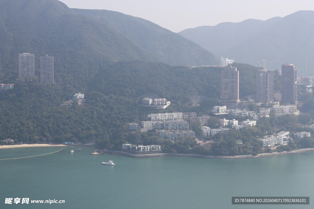 海滨城市山水相依景观