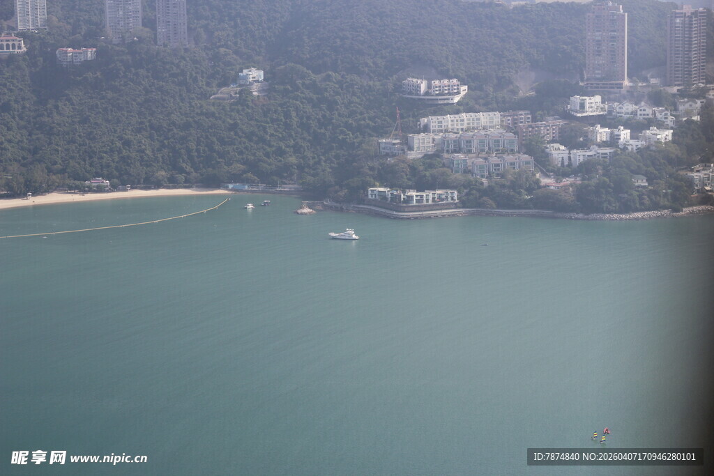 俯瞰美丽海滨景色