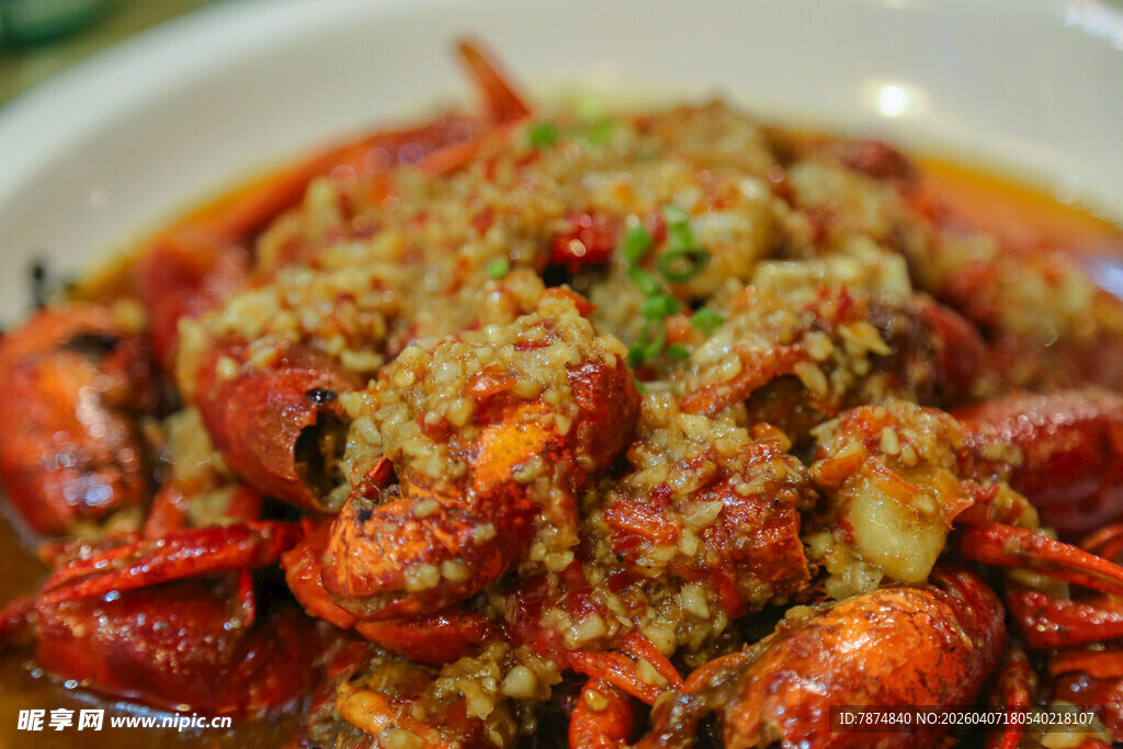 美味蒜蓉小龙虾