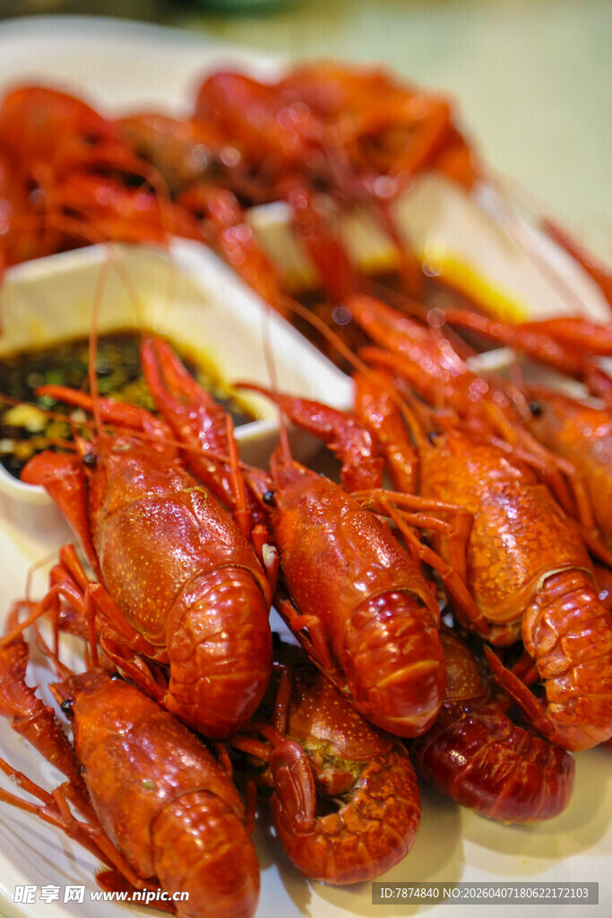 美味小龙虾拼盘