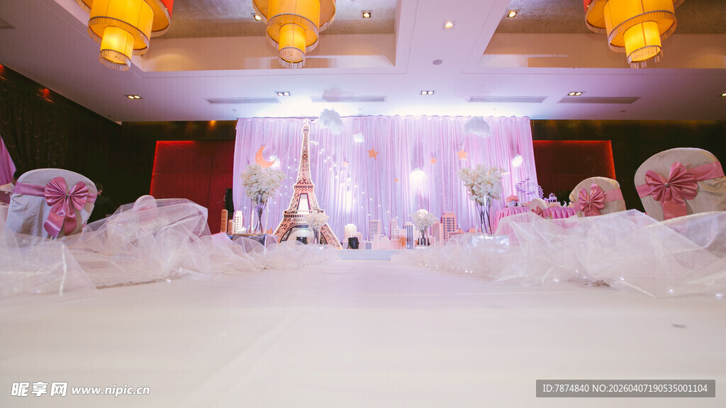 梦幻浪漫婚礼现场布置