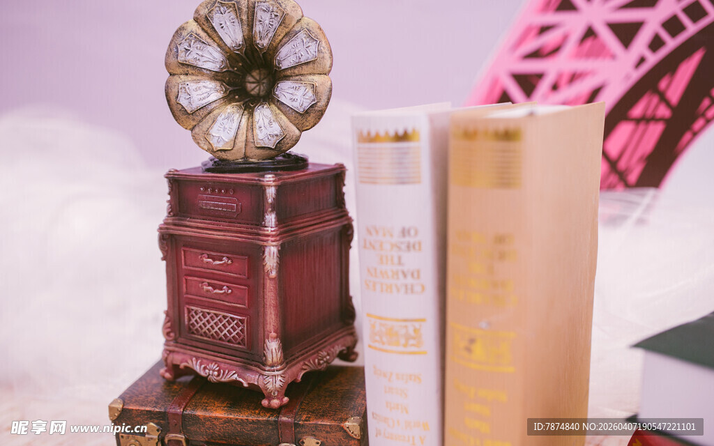 复古留声机与周边物件