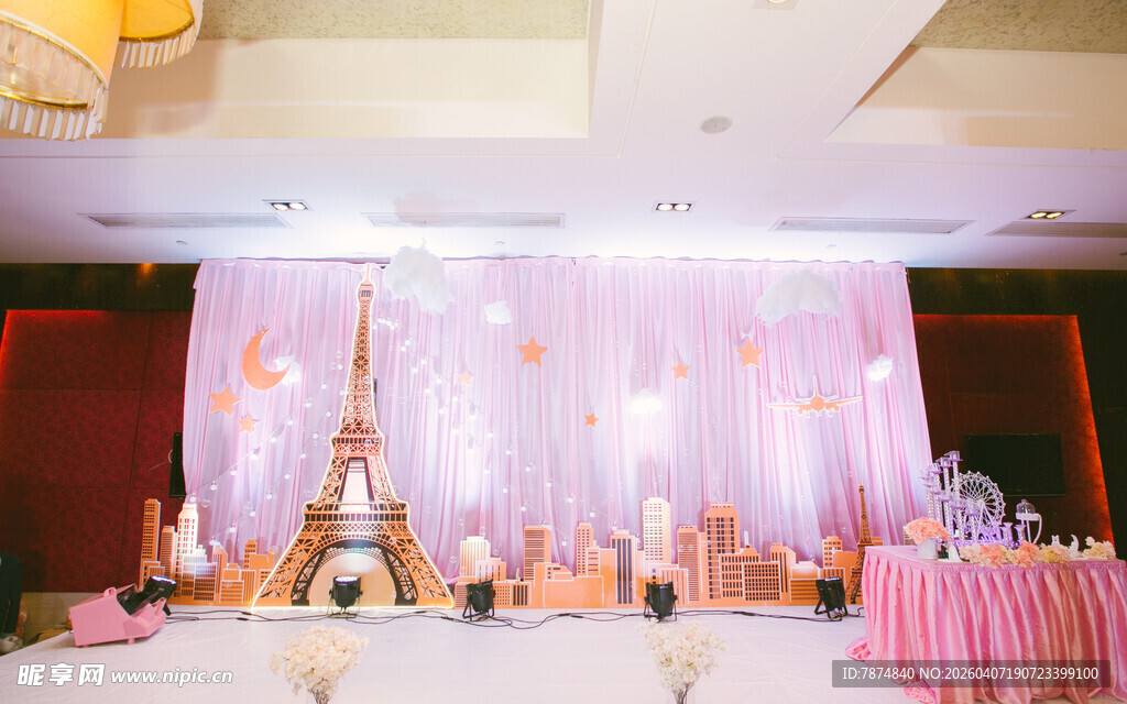 梦幻粉色系浪漫婚礼场景