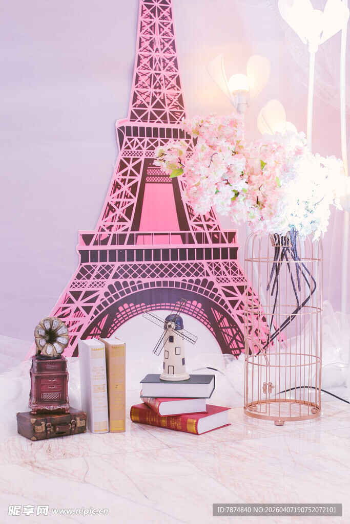 粉色埃菲尔铁塔摆件装饰