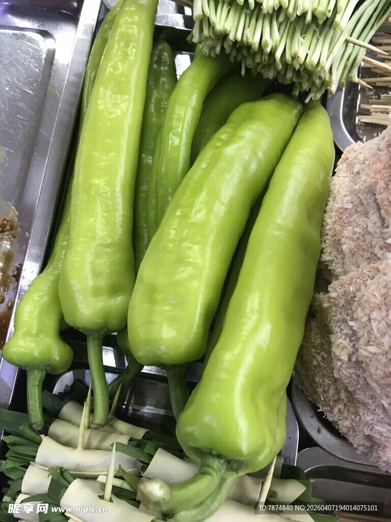 新鲜青葫芦整齐摆放