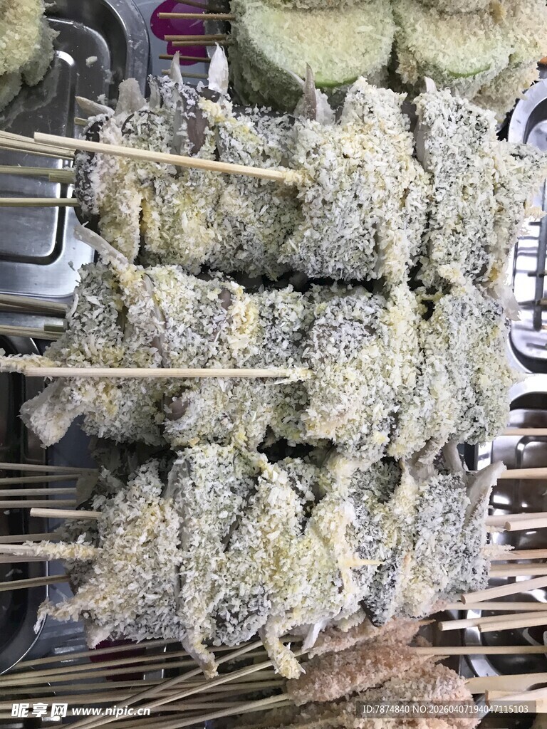 新鲜串串待烤制