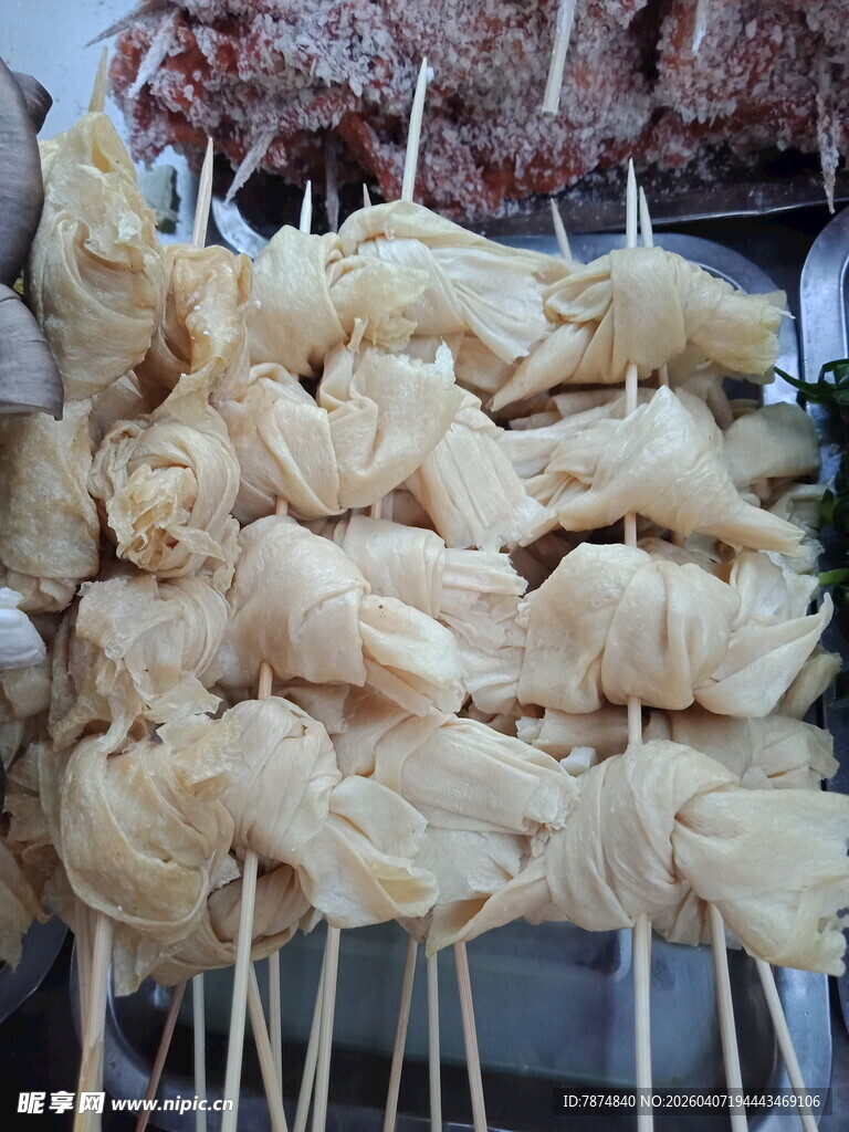 烤面筋串特写