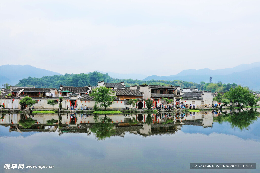 江南水乡村落湖畔美景