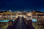古桥夜景中式建筑映湖面