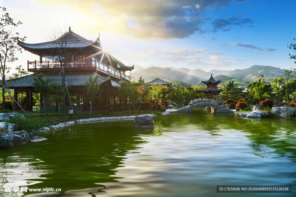 中式园林湖畔美景