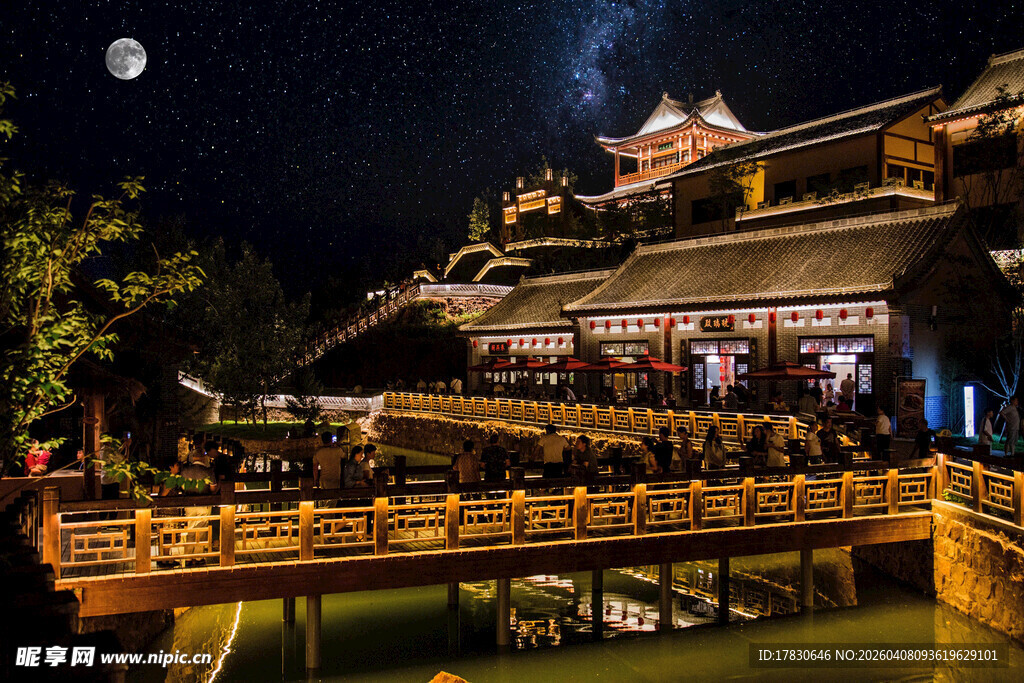 古寨夜景璀璨星河下的灯火