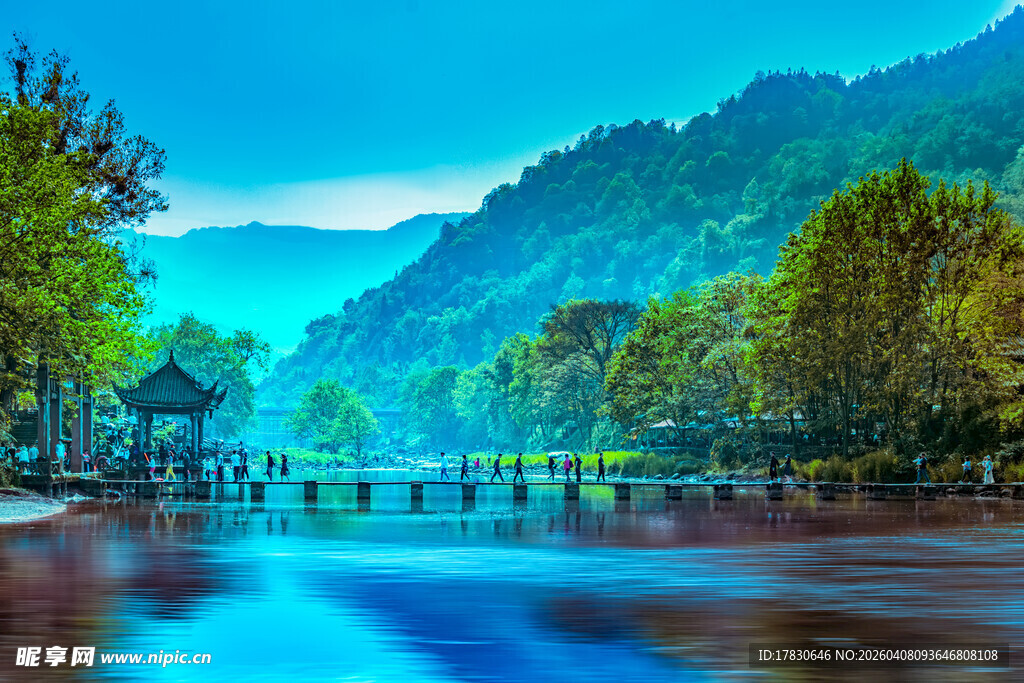 山水间的静谧美景