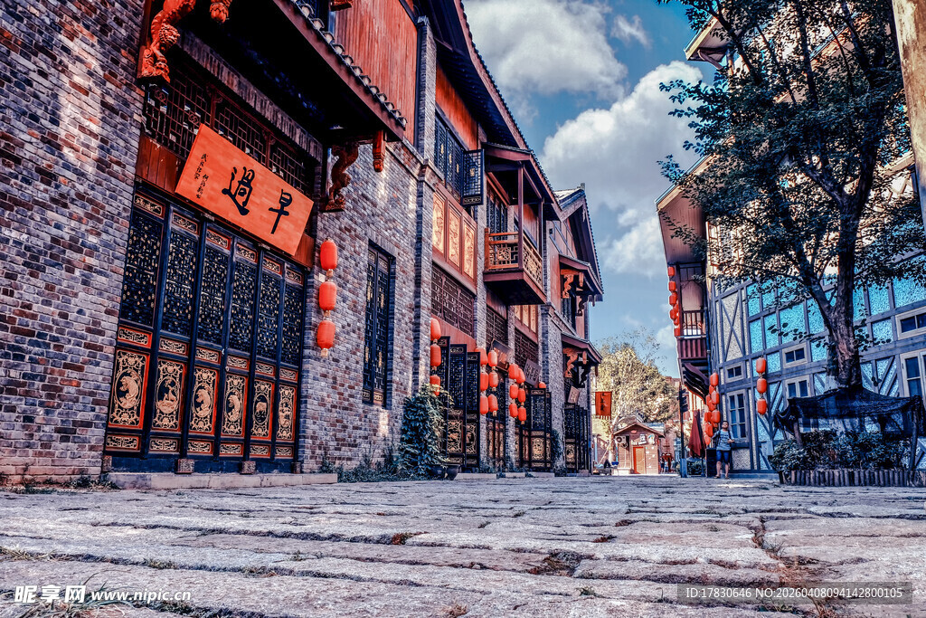 古街风貌传统建筑韵味浓