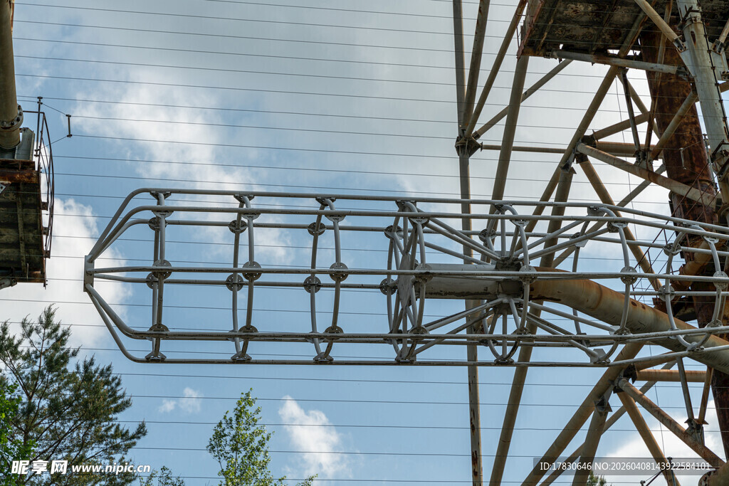 高空金属结构观景设施