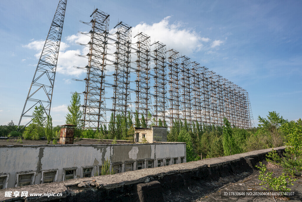 废弃大型雷达设施景观