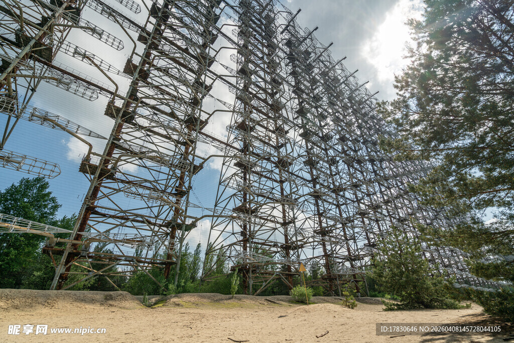 大型户外金属框架结构