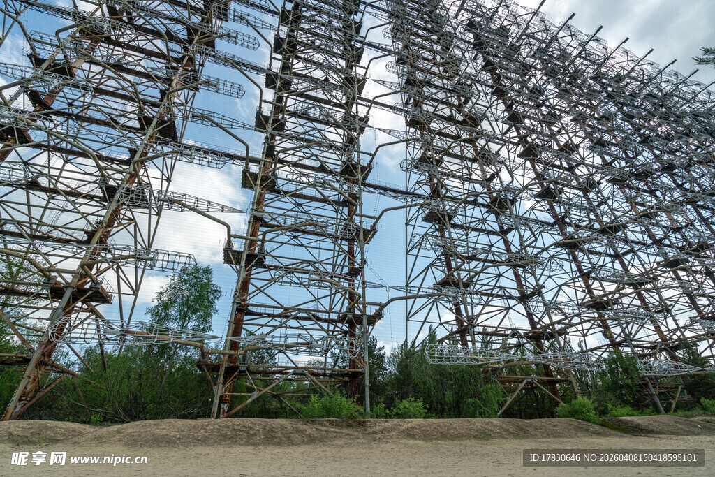 大型金属结构建筑景观