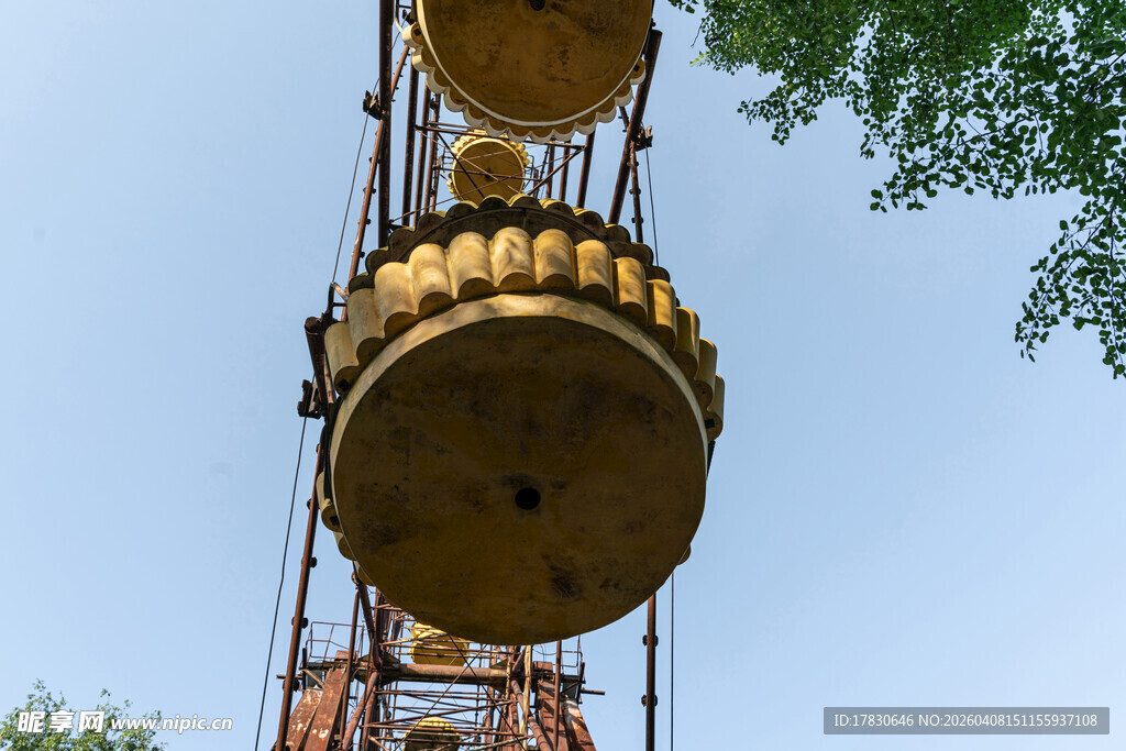 古老转经筒尽显藏式风情