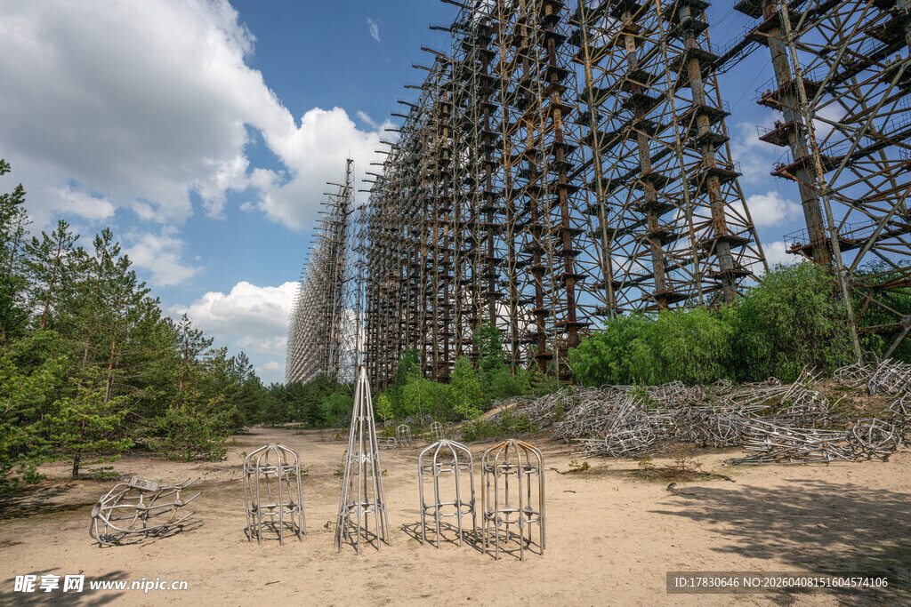 沙漠中的独特建筑景观