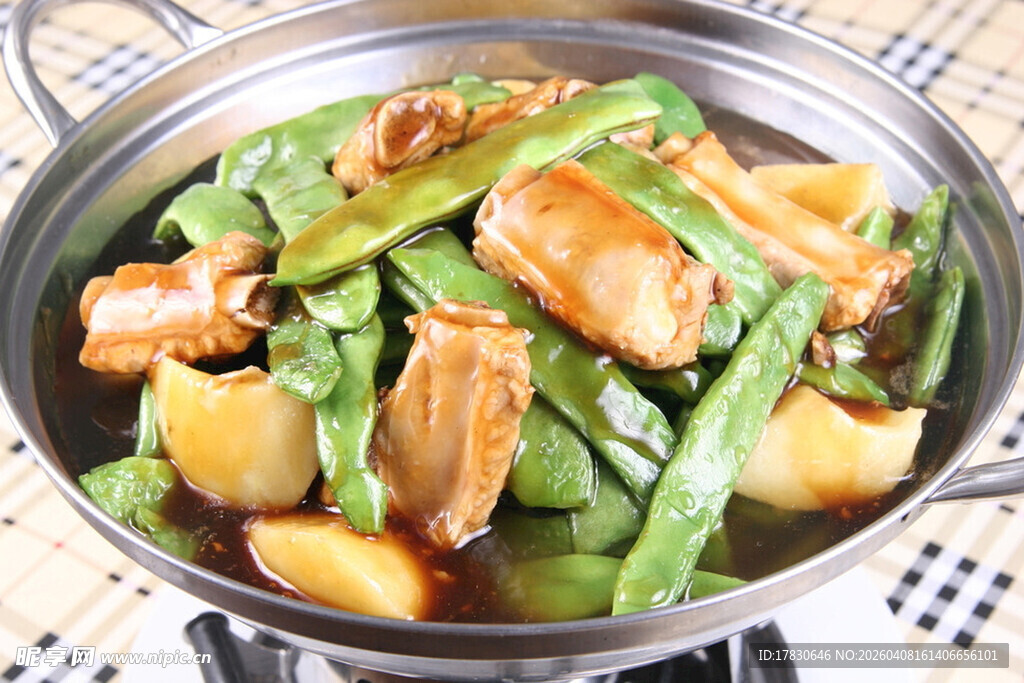 土豆豆角炖鸡翅