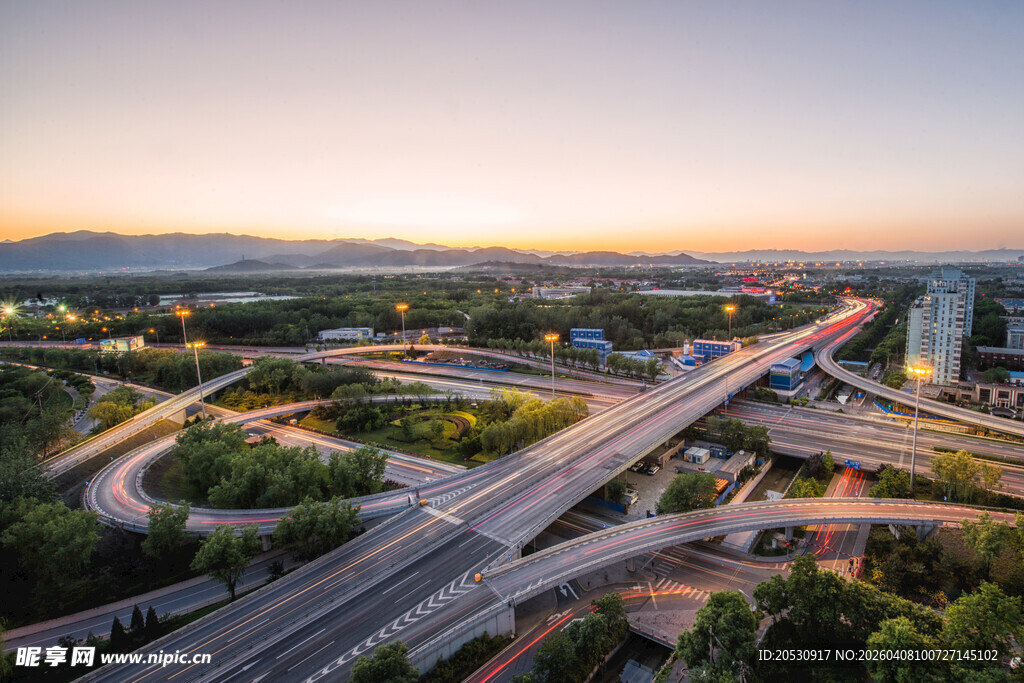 万泉河桥暮色风光