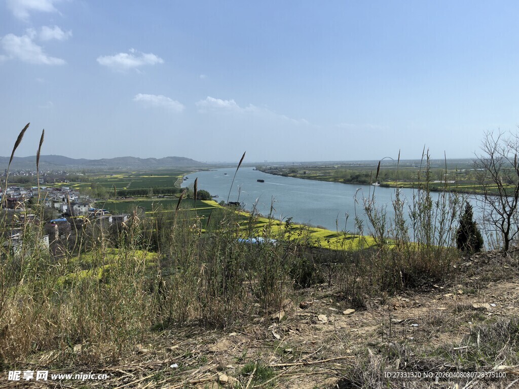 湖畔自然风光美景