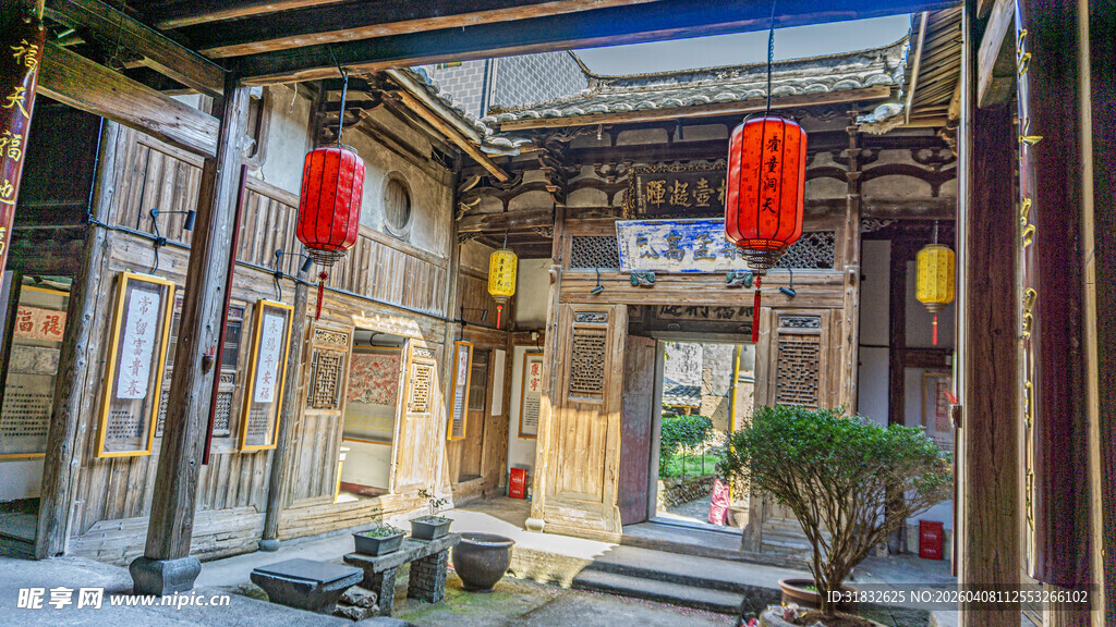 古雅中式庭院 红灯笼点缀