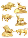 金色牛雕塑集合