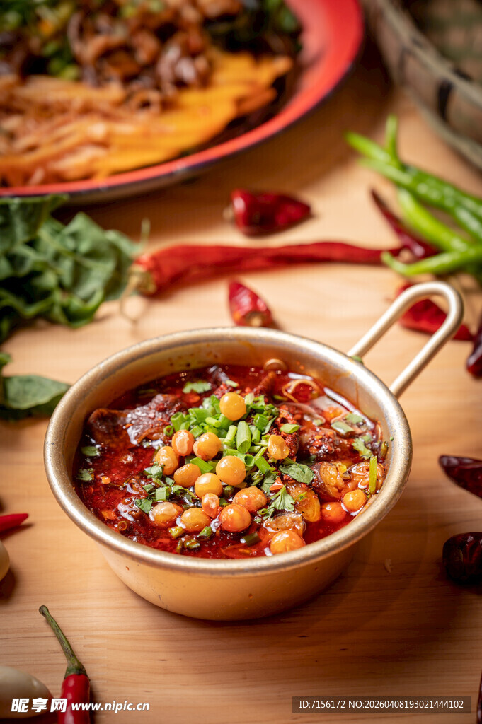 美味香辣汤麻辣鸭杂面鸡杂面