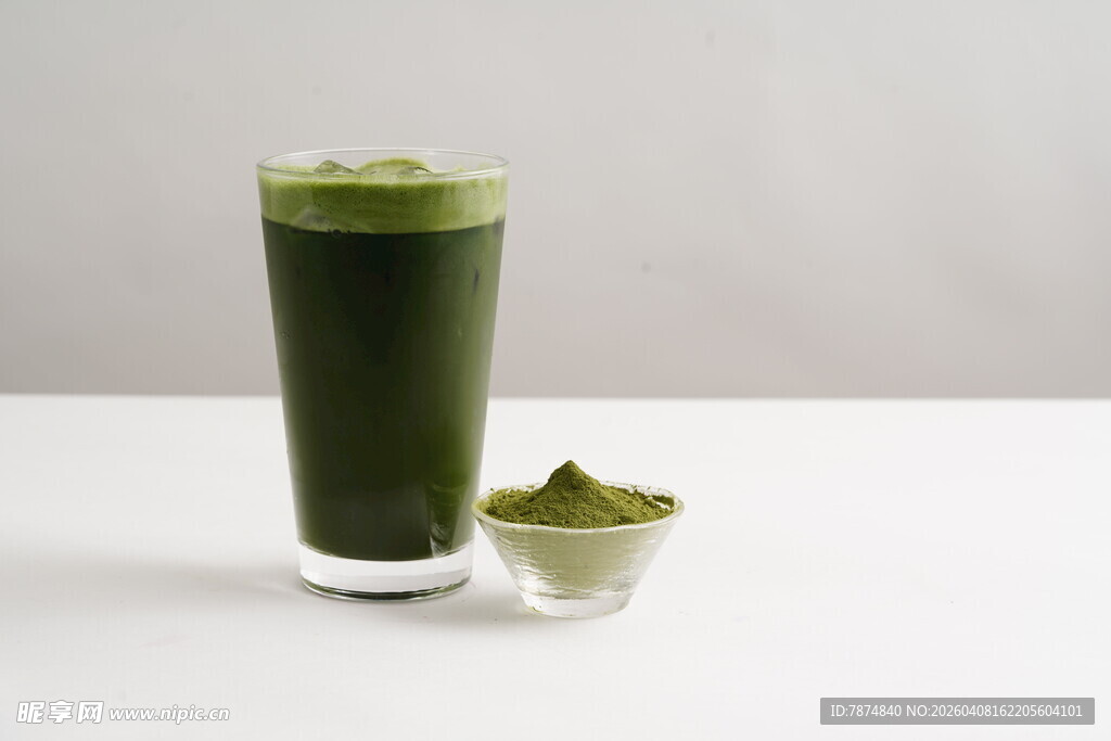 抹茶饮品与抹茶粉展示