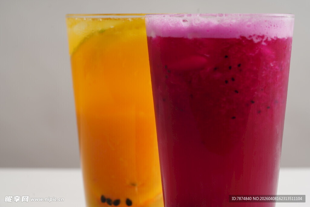 双色鲜榨果汁展示