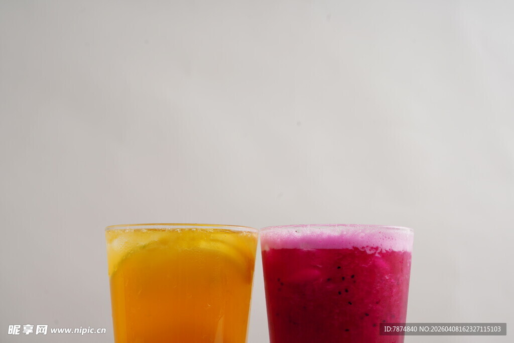 双色鲜榨果汁特写