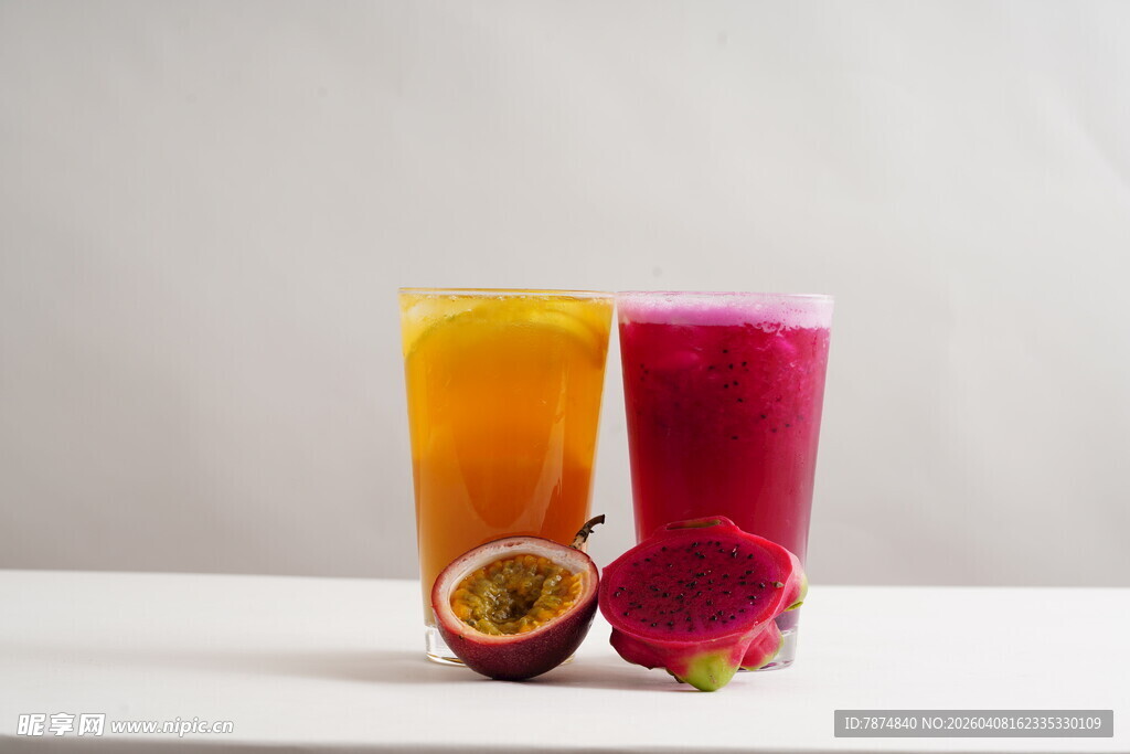 多彩果汁搭配新鲜水果