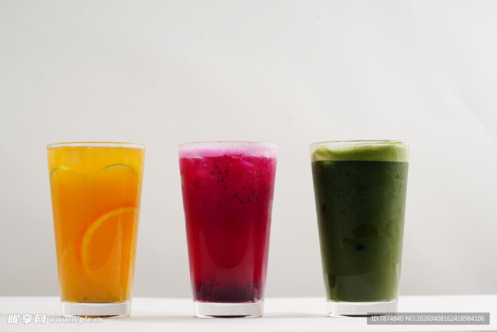 三色鲜榨果汁展示