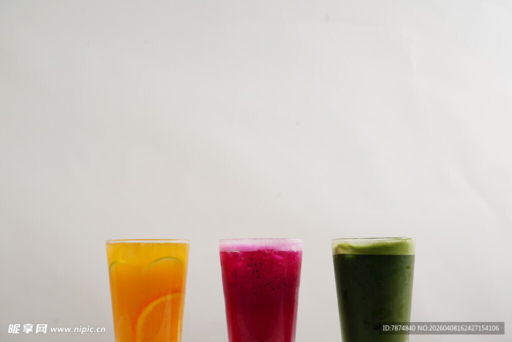 三色果蔬汁 色彩缤纷诱人