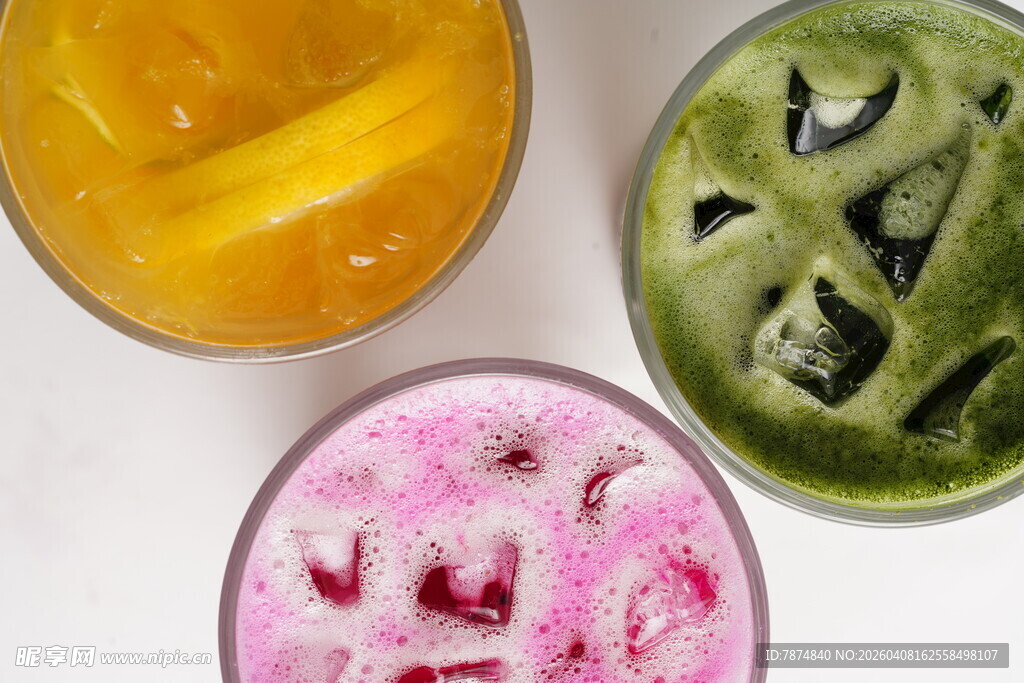 三色美味果汁饮品展示