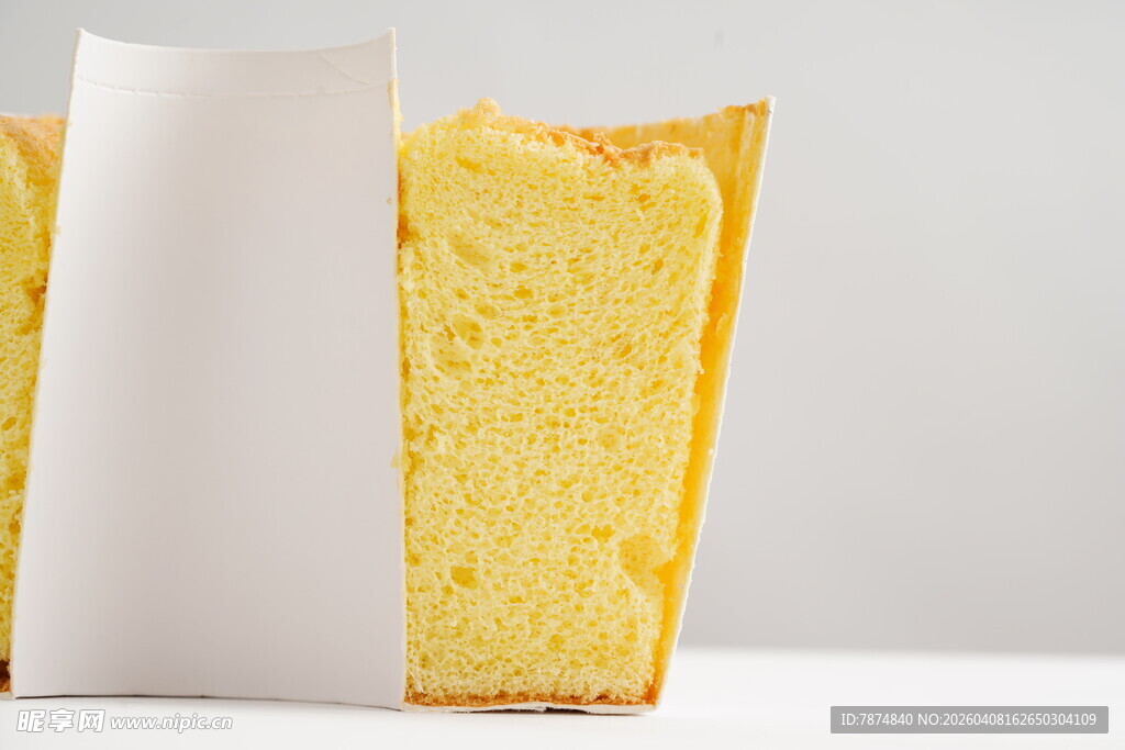 美味松软的切片蛋糕