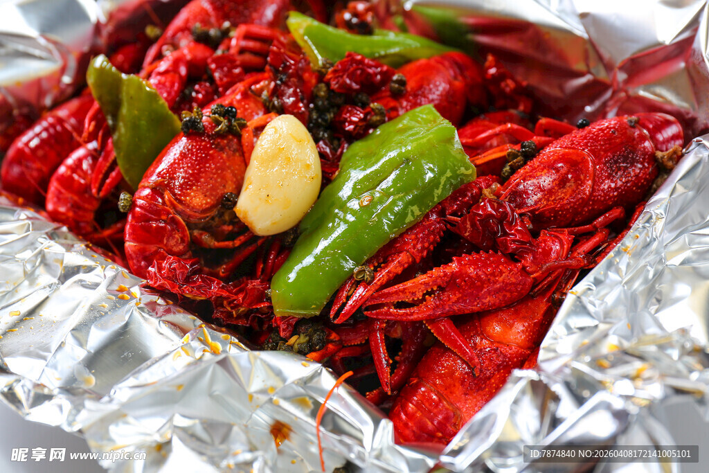 锡纸包裹的香辣小龙虾